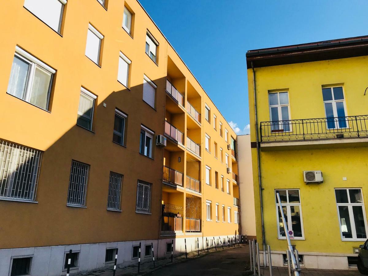 Ella Apartman Дебрецен Экстерьер фото